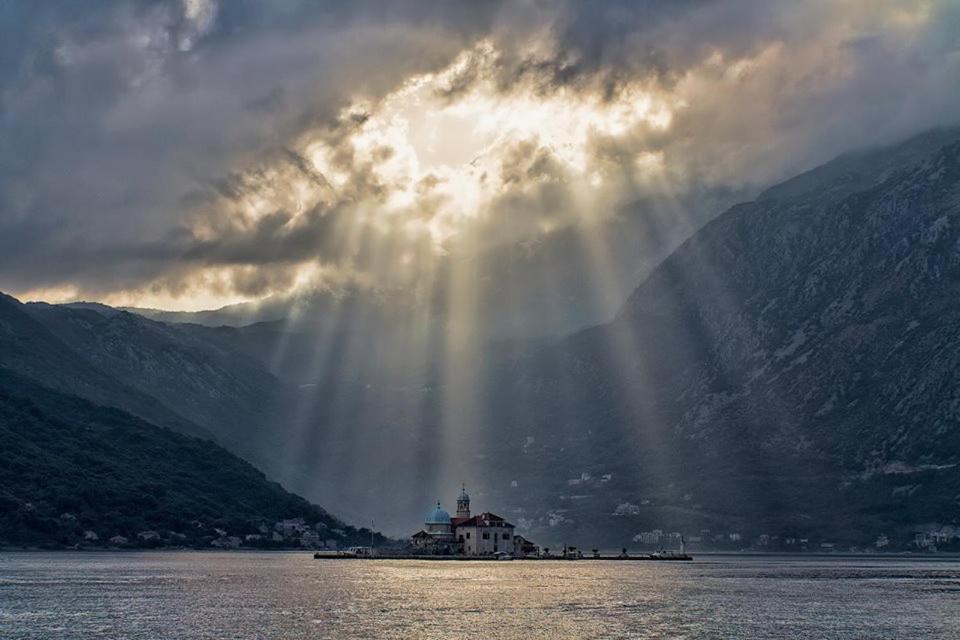 Kazerma Apartment Perast Exterior foto